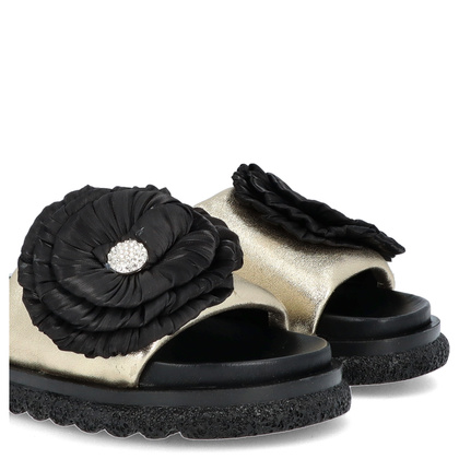 Skórzane klapki damskie z kwiatem - BOCCATO 475.24-121 ZŁOTE