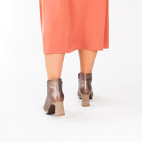 Eleganckie botki z wycięciem - HISPANITAS HI254270 BRĄZOWE