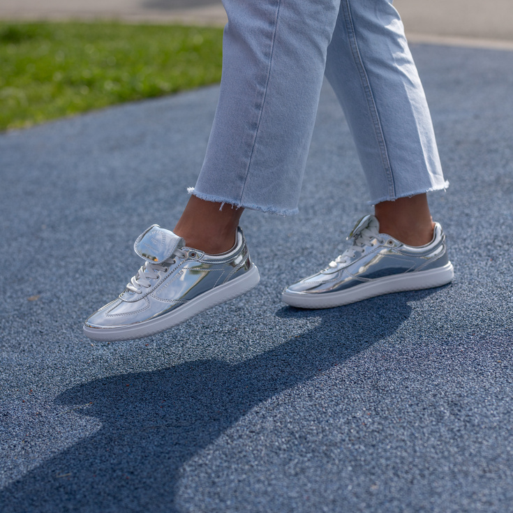 Sneakersy damskie - KARL LAGERFELD ATLAS KL63820 SREBRNE