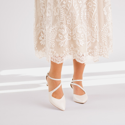 Ślubne buty na niskim obcasie - KOTYL 5441 ECRU PERŁOWE