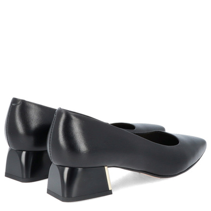 Czółenka ze skóry na niskim obcasie - KOTYL 1701 CZARNE