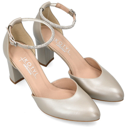 Ślubne czółenka z ozdobnym paseczkiem - KOTYL 1291 PERŁOWE