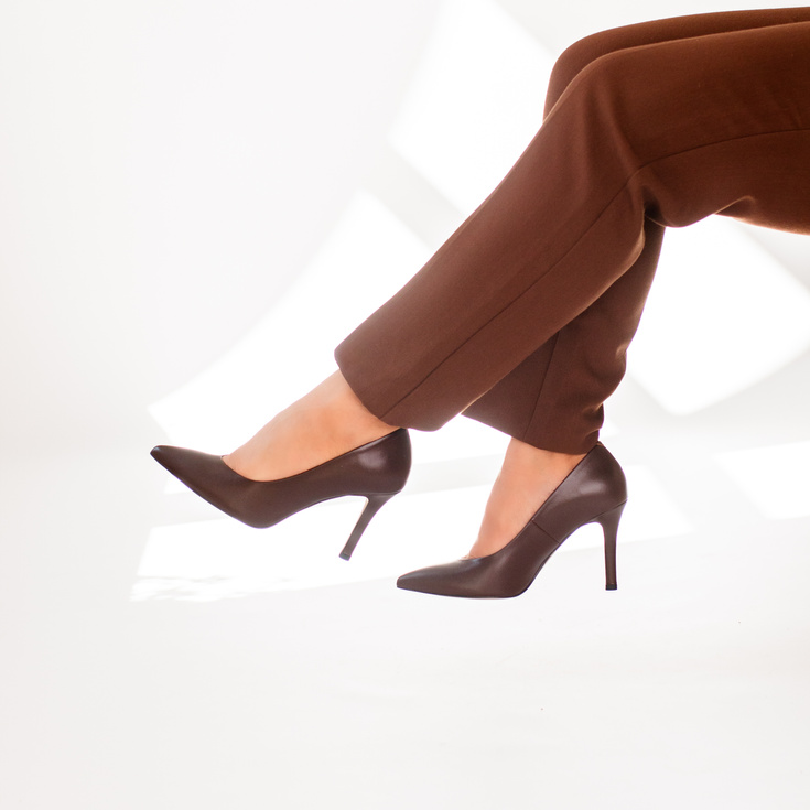 Klasyczne szpilki ze skóry - KOTYL 8523 CZEKOLADOWE