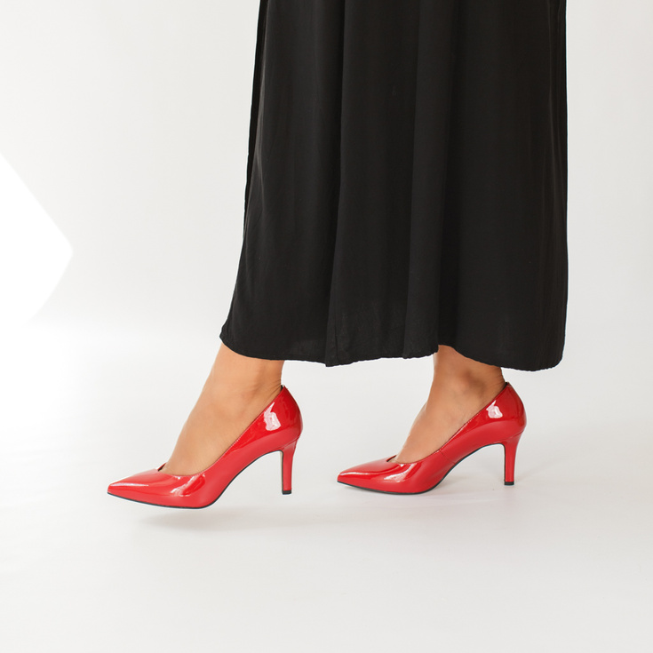 Eleganckie szpilki ze skóry lakierowanej - KOTYL 3701 CZERWONE